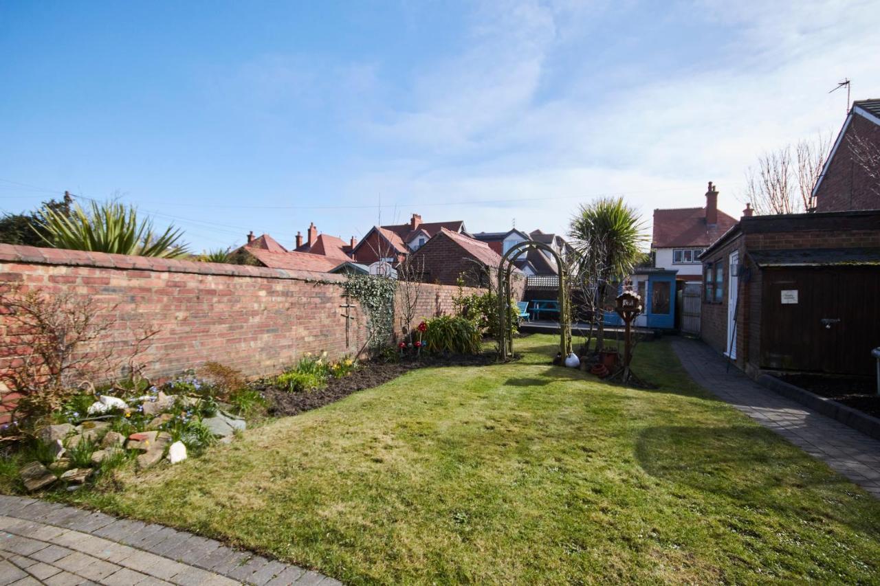 The Lytham Beach House - Garden Lytham St Annes Exterior photo